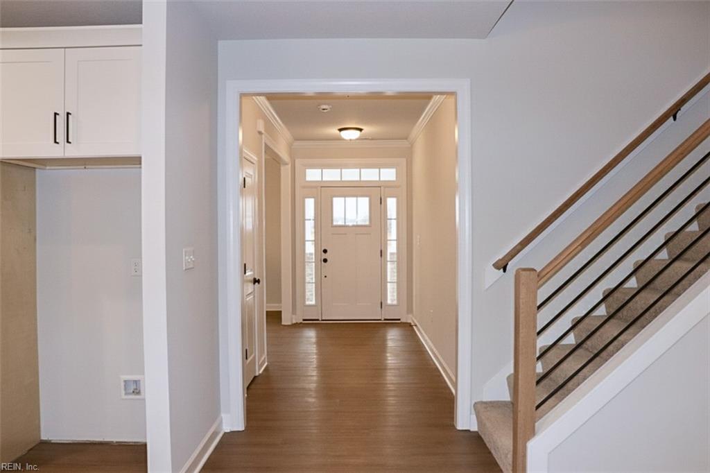 4 Apron Dr Property Photo 2