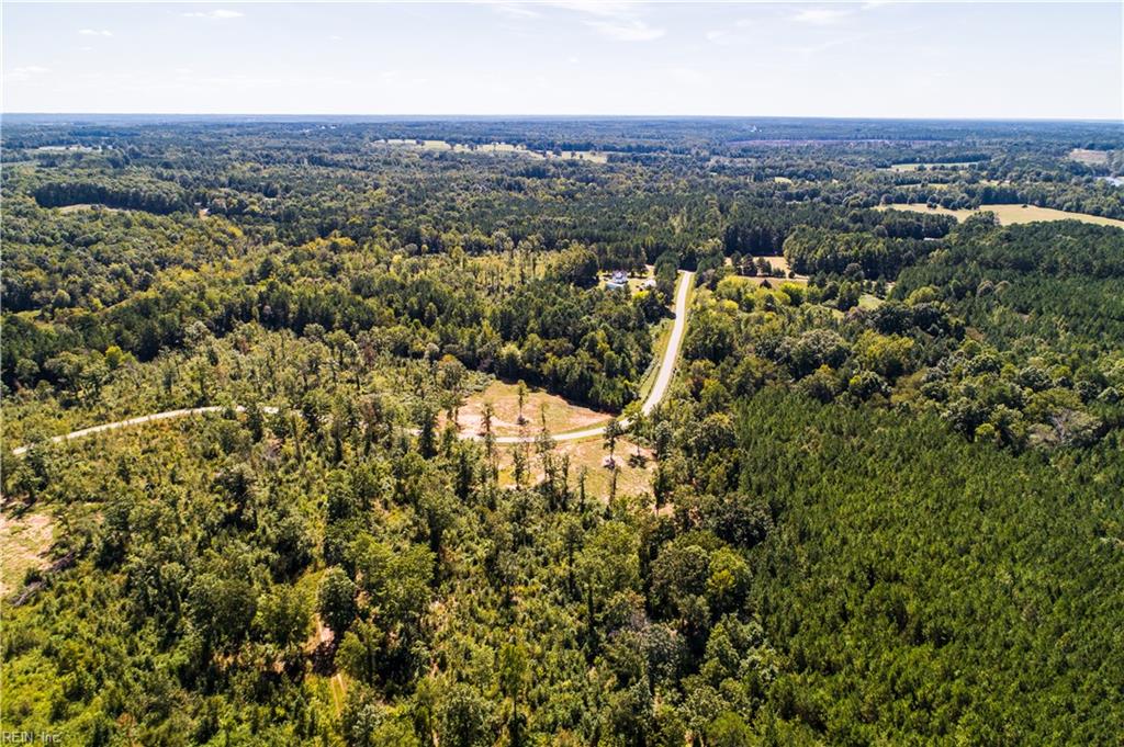 539 Ferry Landing Dr Property Photo 8