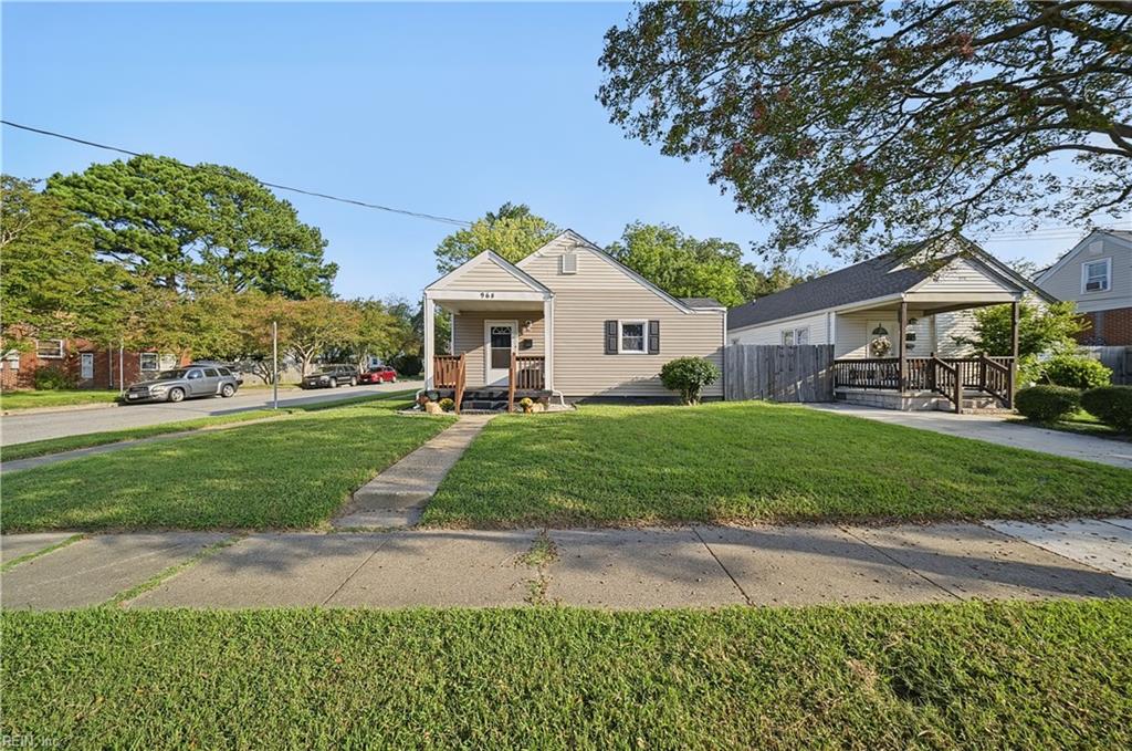968 Albert Ave Property Photo 3