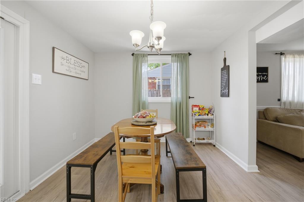 2025 Nickerson Blvd Property Photo 5