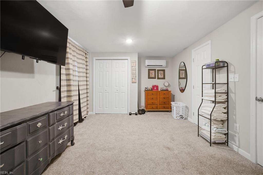 2025 Nickerson Blvd Property Photo 10