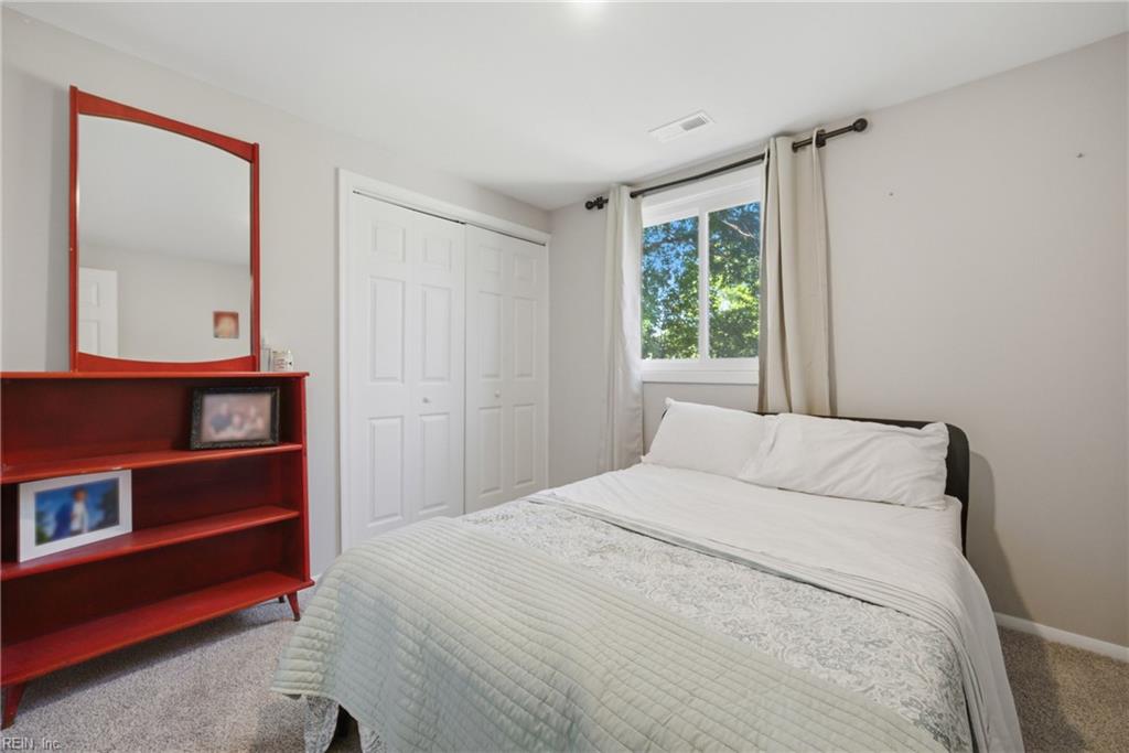 2025 Nickerson Blvd Property Photo 11