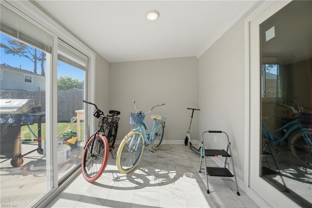 2025 Nickerson Blvd Property Photo 18