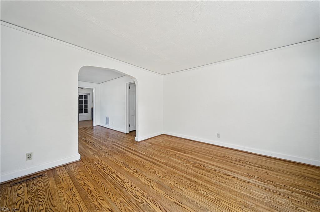 3758 Lenoir Cir Property Photo 9