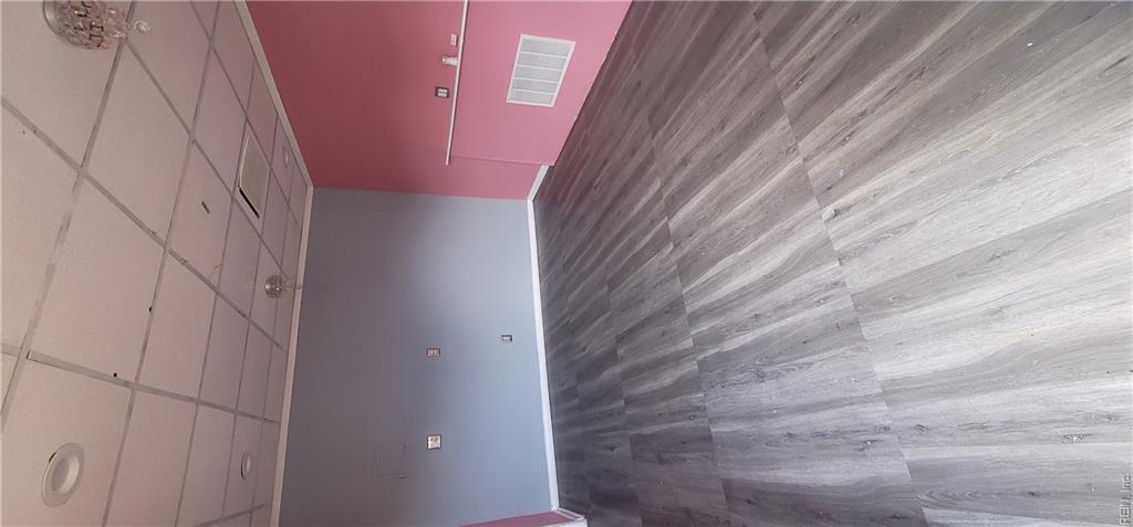 1507 Halstead Ave Property Photo 1
