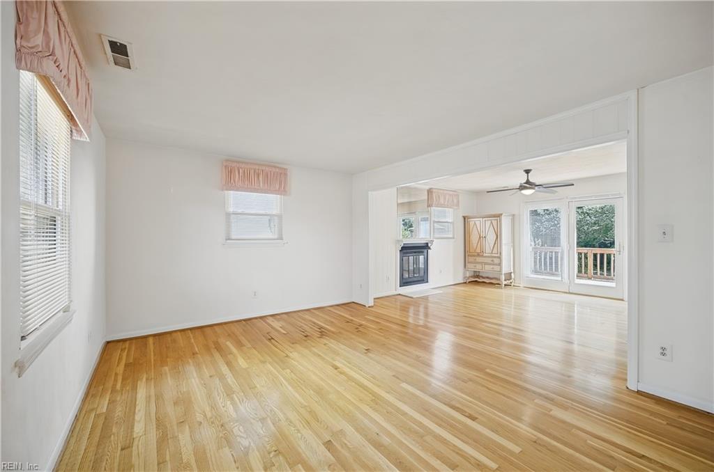 2605 Shore Dr Property Photo 11