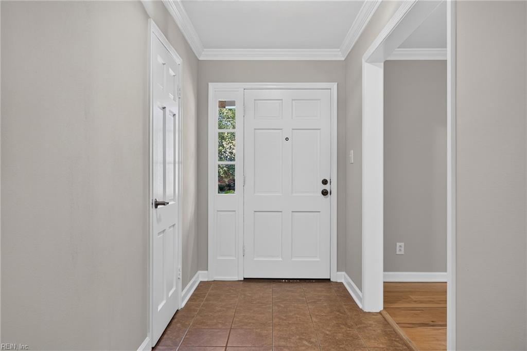 1805 Fleet Ter Property Photo 5