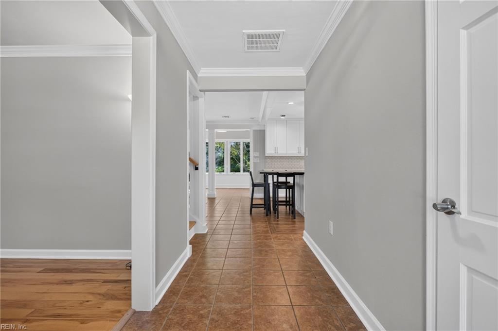 1805 Fleet Ter Property Photo 6
