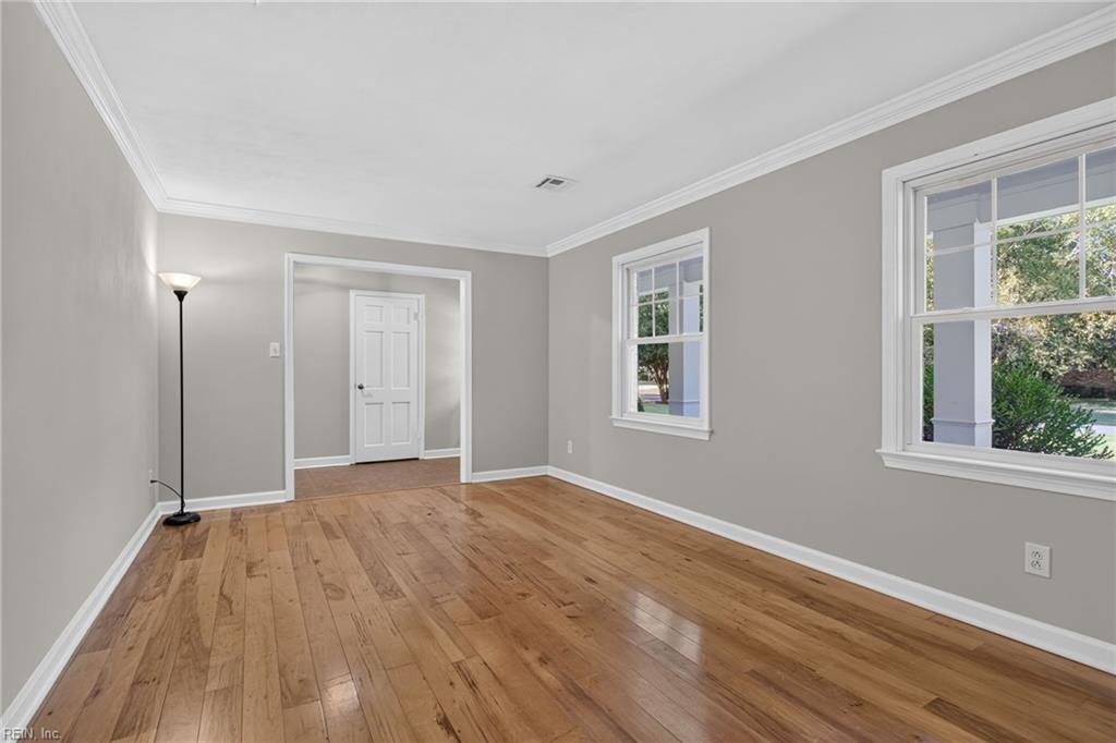 1805 Fleet Ter Property Photo 8