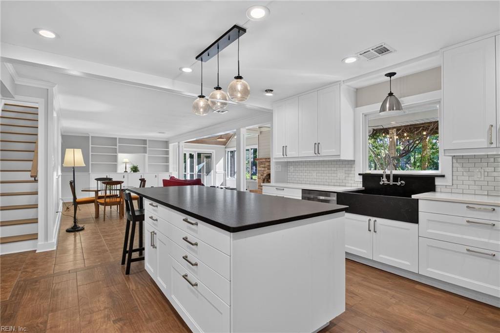 1805 Fleet Ter Property Photo 11