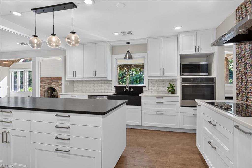 1805 Fleet Ter Property Photo 12