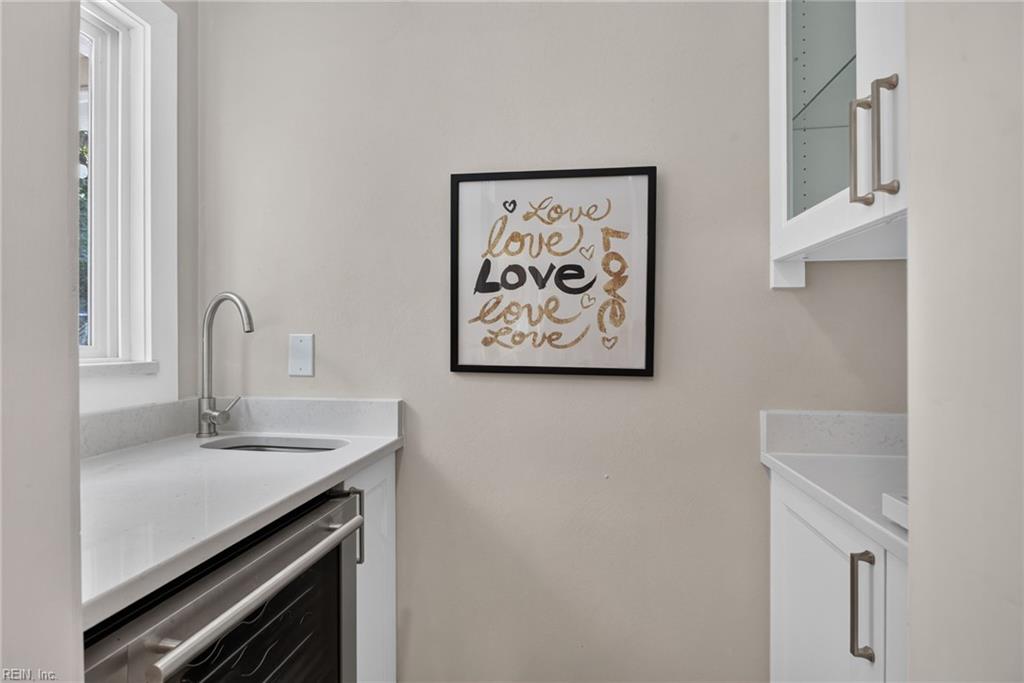 1805 Fleet Ter Property Photo 14