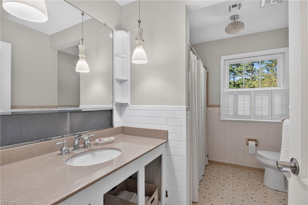 1805 Fleet Ter Property Photo 22