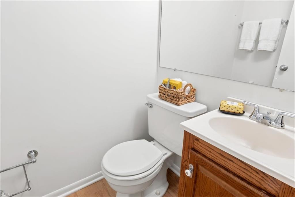 5924 Buckminister Ln Property Photo 7