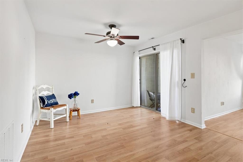 5924 Buckminister Ln Property Photo 10