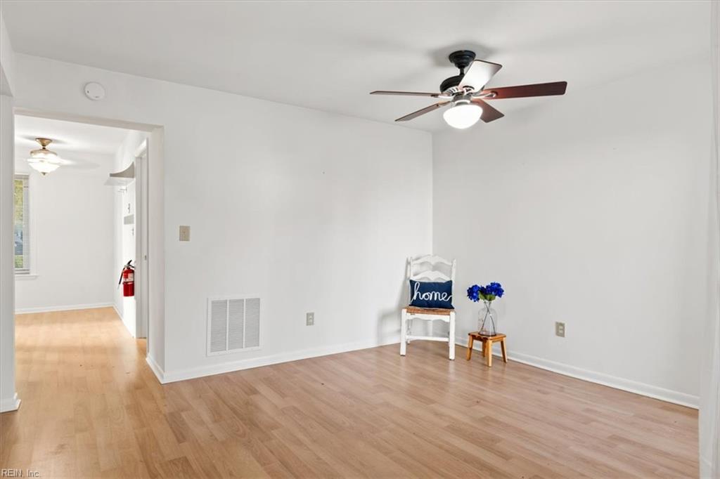 5924 Buckminister Ln Property Photo 11
