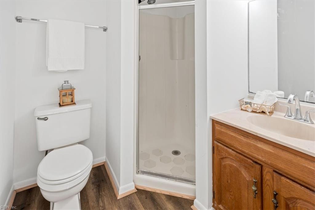5924 Buckminister Ln Property Photo 25