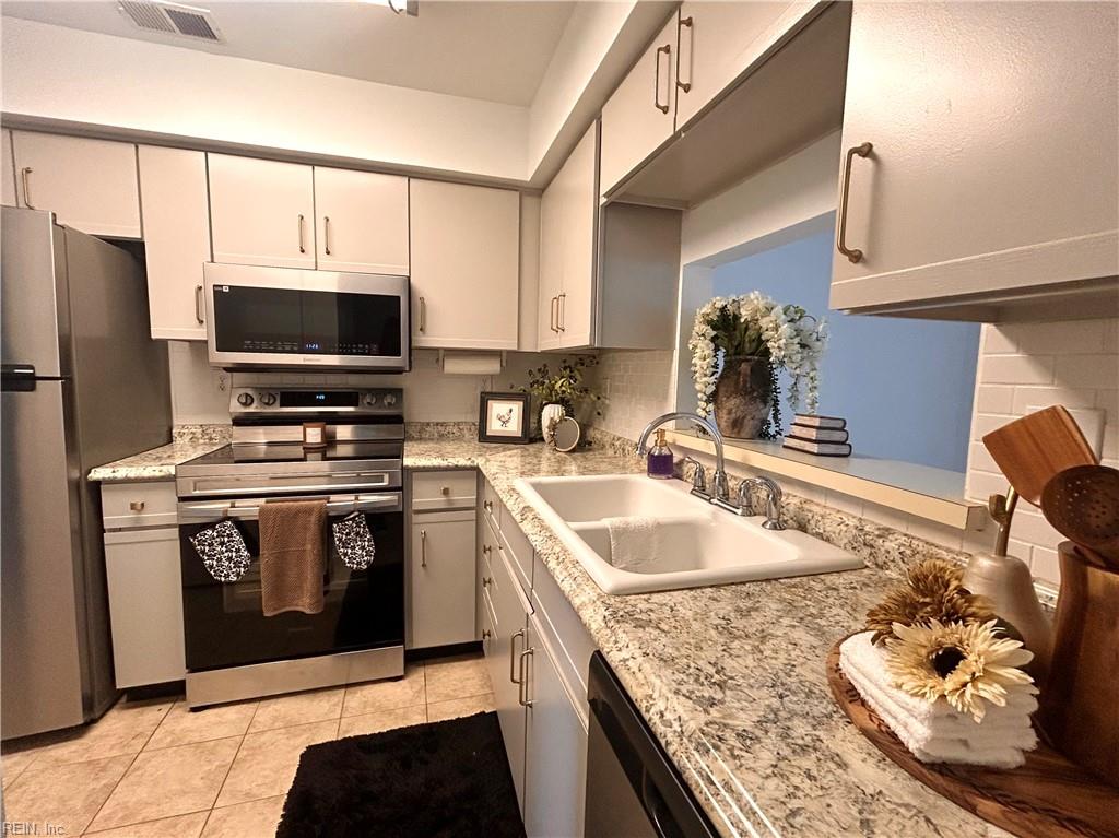 2412 Lake Havasu Ct Property Photo 5