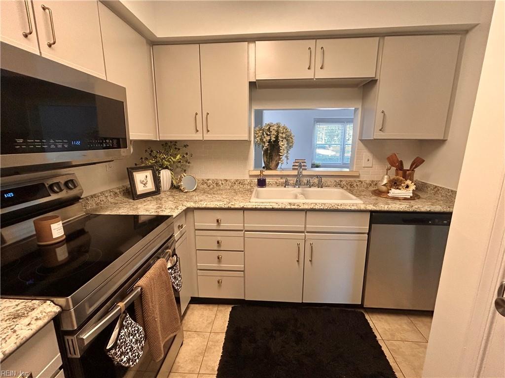 2412 Lake Havasu Ct Property Photo 6
