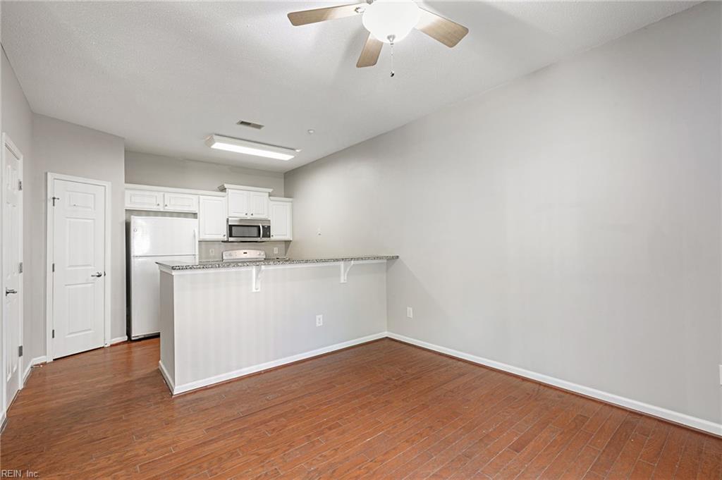 2406 Montgomerie Arch Property Photo 6