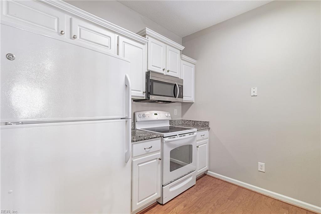 2406 Montgomerie Arch Property Photo 7