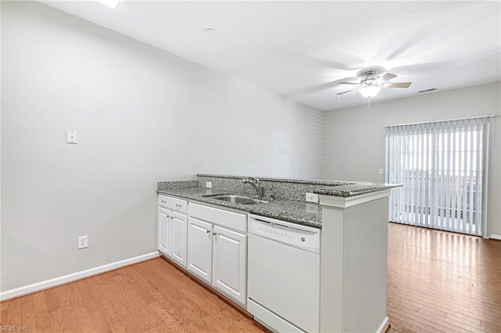 2406 Montgomerie Arch Property Photo 8