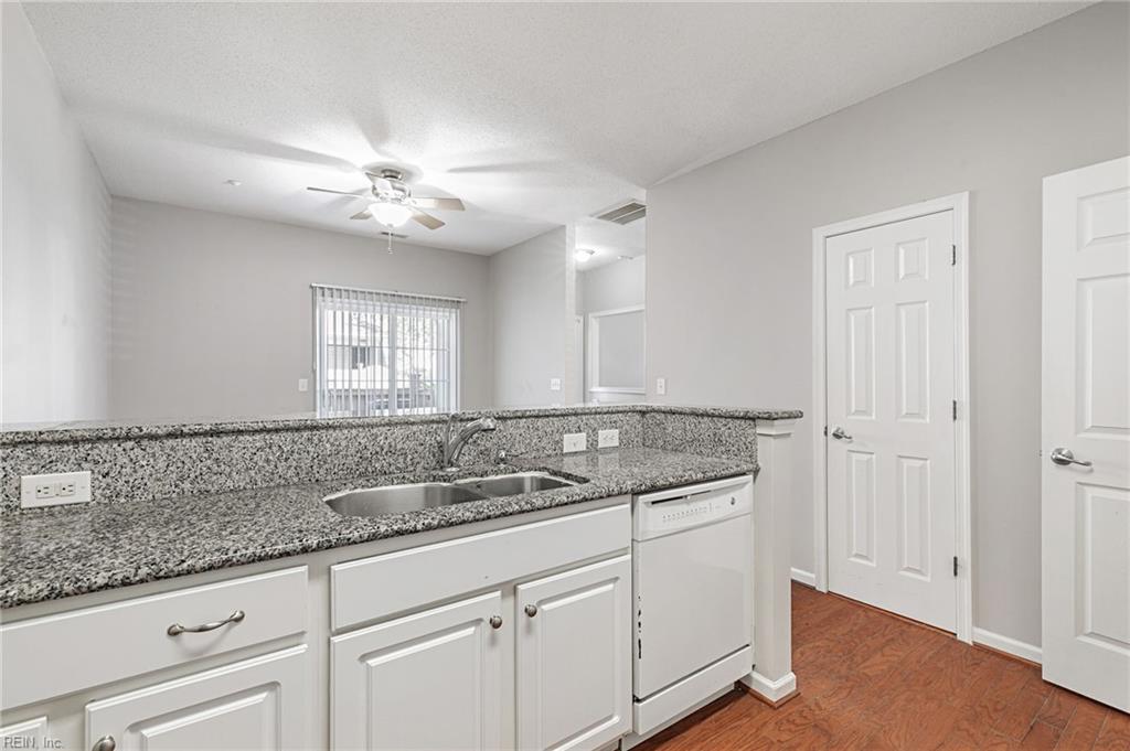 2406 Montgomerie Arch Property Photo 9