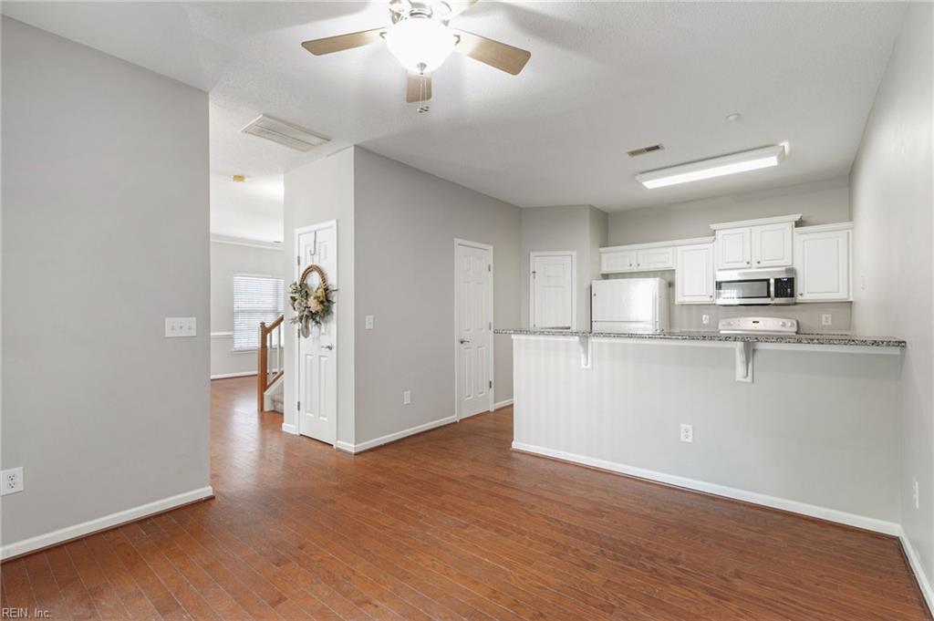 2406 Montgomerie Arch Property Photo 12