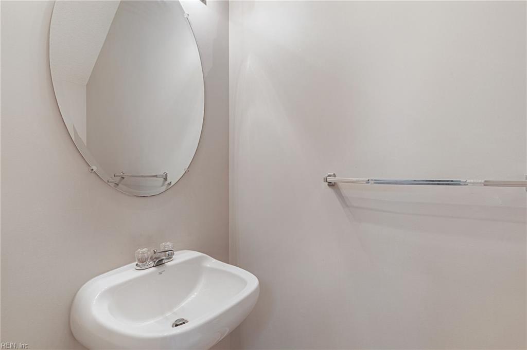 2406 Montgomerie Arch Property Photo 13