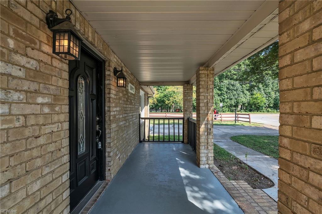 1092 Kennedy St Property Photo 4