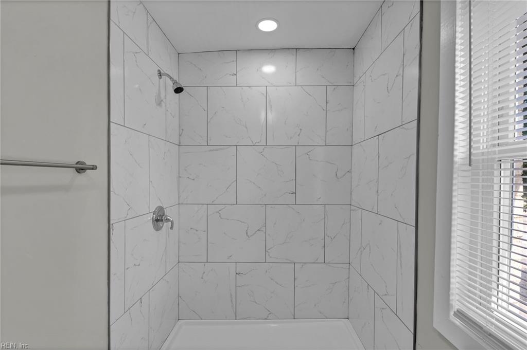 1092 Kennedy St Property Photo 30