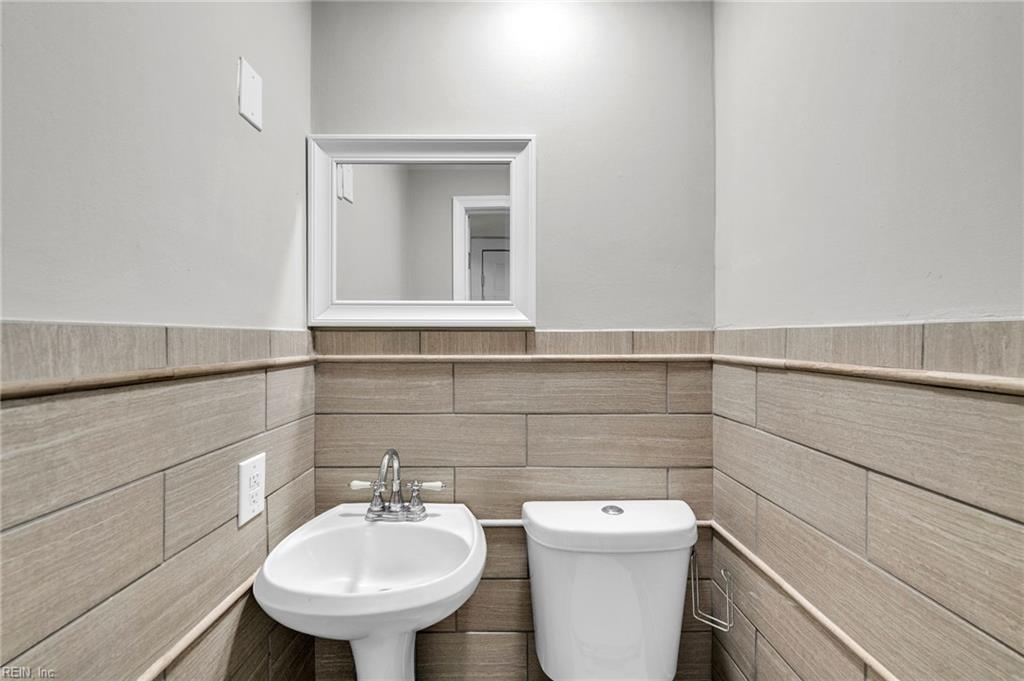 1092 Kennedy St Property Photo 33