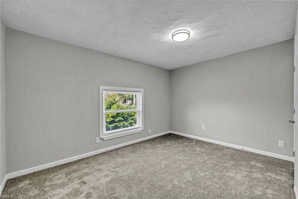 1092 Kennedy St Property Photo 39