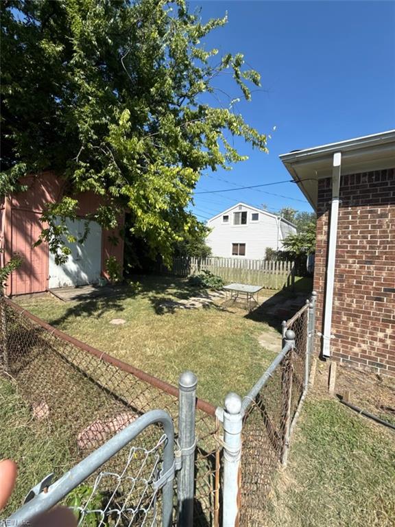 9243 Atwood Ave Property Photo 3