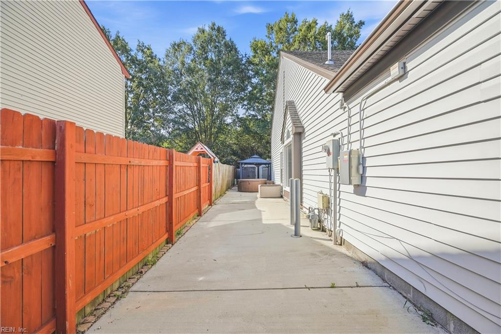 1469 Eddystone Dr Property Photo 33