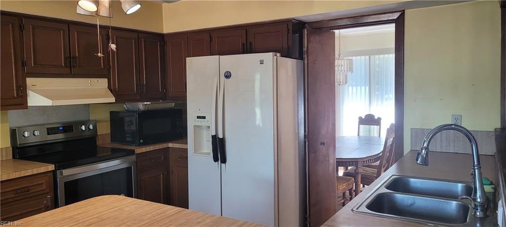 5856 Bernhowe Manor Ln Property Photo 17