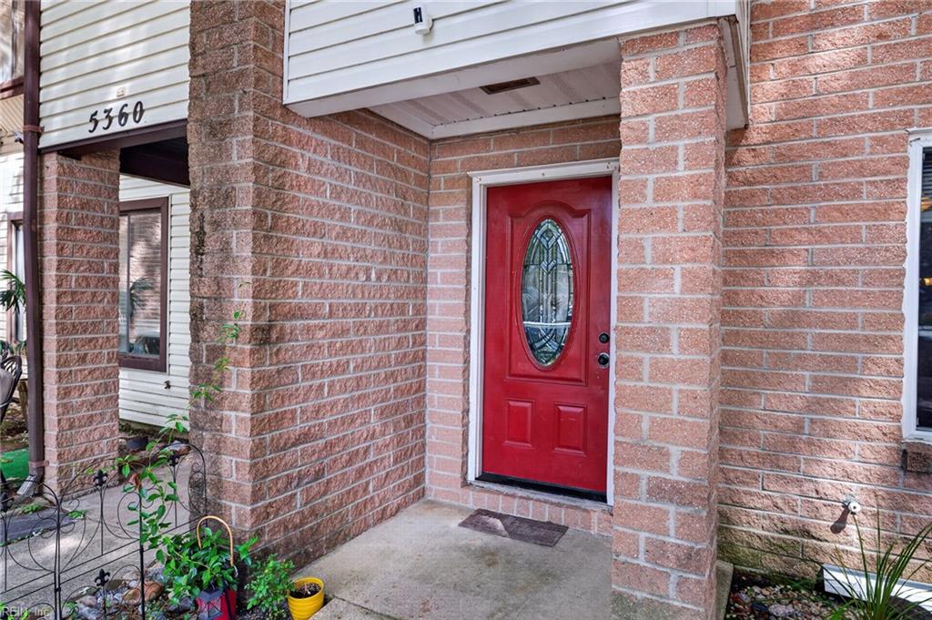 5358 Palmyra Ct Property Photo 4