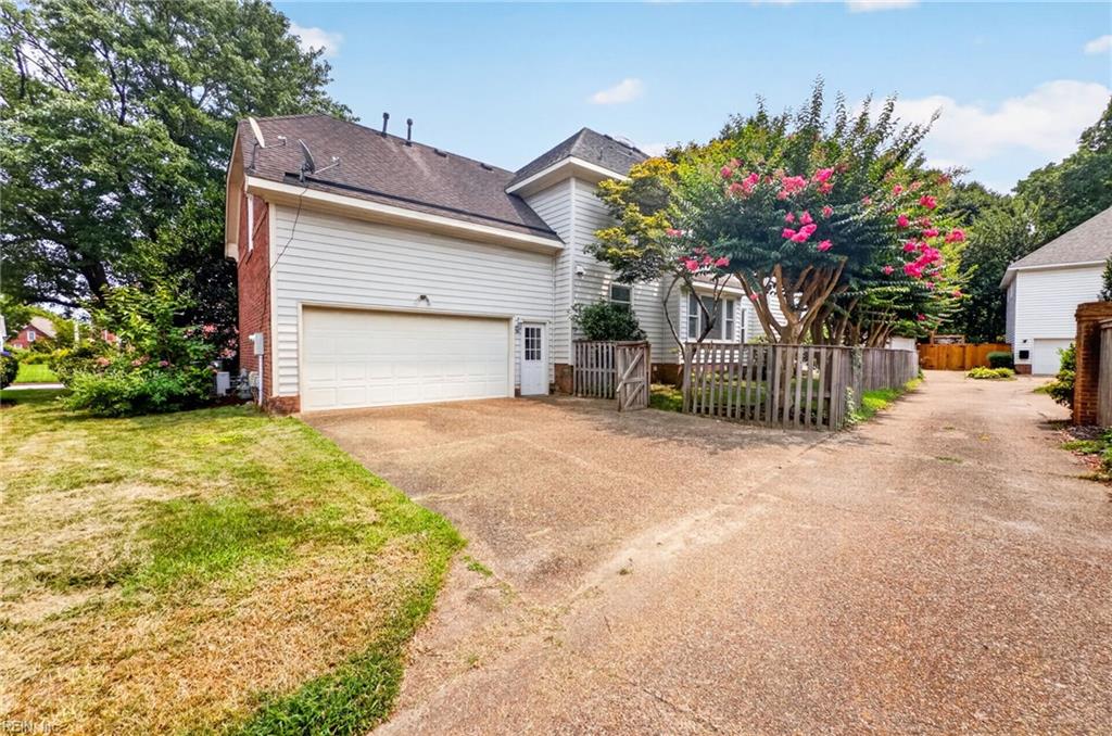 1705 Pilgrims Mews Property Photo 39