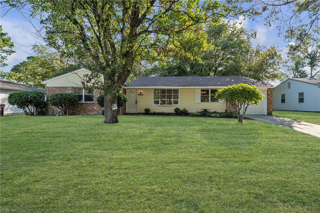 1209 Sir Galahad Dr Property Photo 2