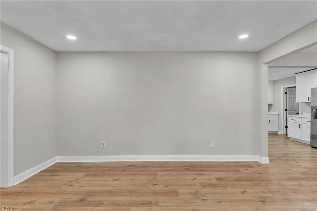 1209 Sir Galahad Dr Property Photo 9