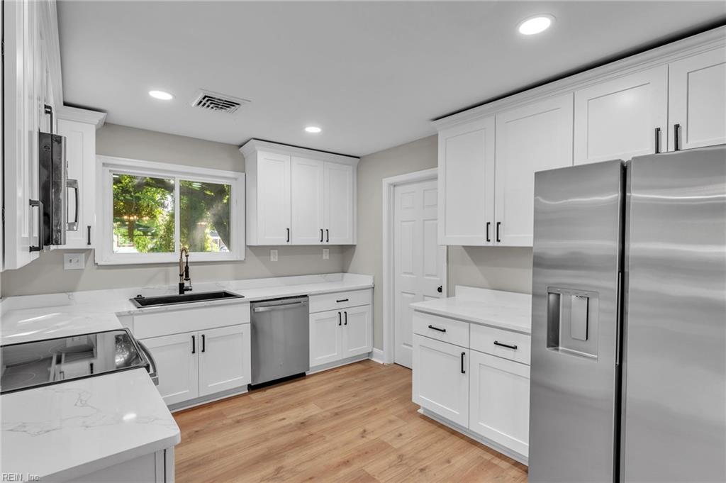 1209 Sir Galahad Dr Property Photo 15