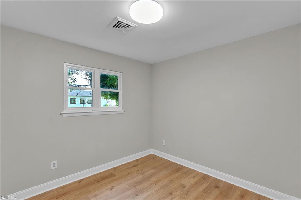 1209 Sir Galahad Dr Property Photo 23