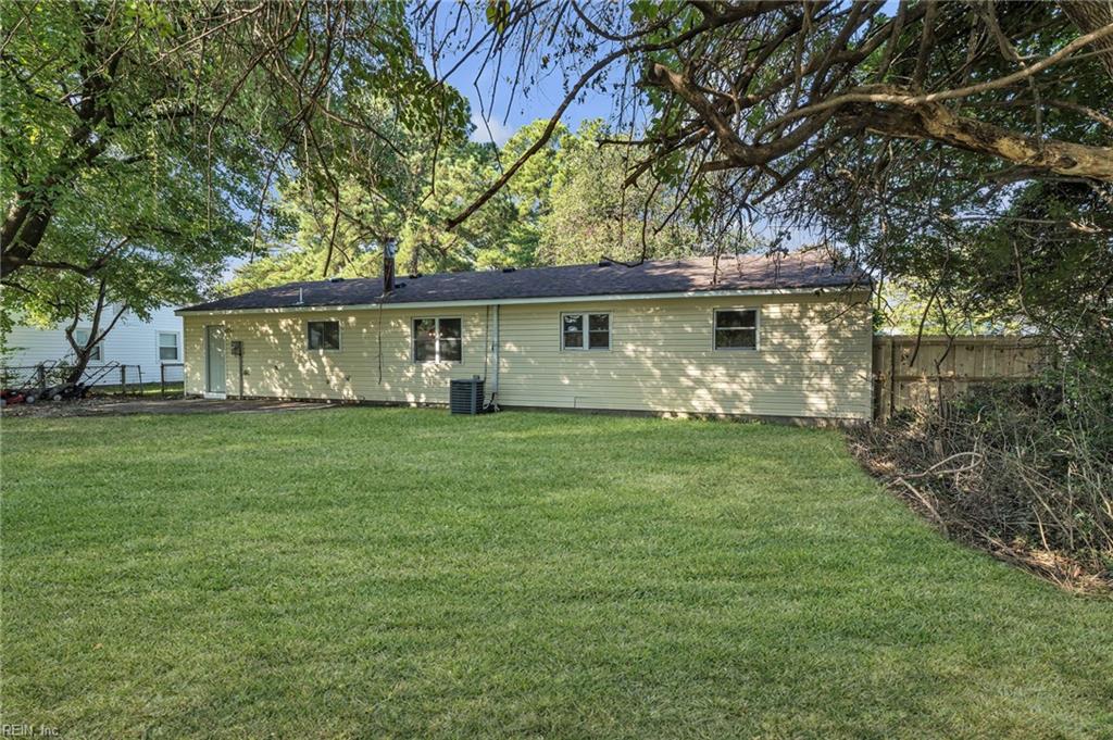 1209 Sir Galahad Dr Property Photo 40