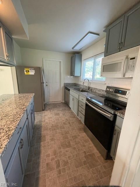 4025 S Plaza Trl Property Photo 9