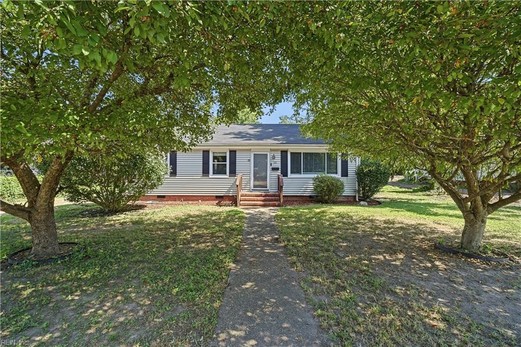 32 Claremont Ave Property Photo 2
