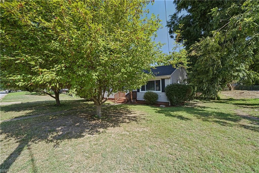 32 Claremont Ave Property Photo 3