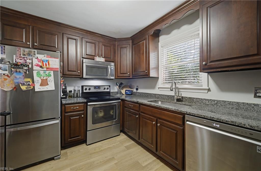 32 Claremont Ave Property Photo 9