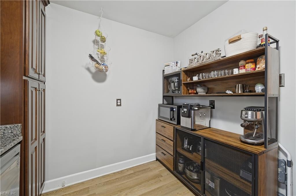 32 Claremont Ave Property Photo 12
