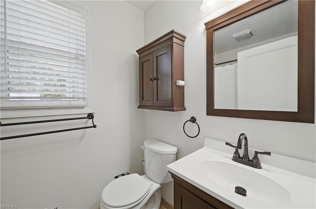 32 Claremont Ave Property Photo 13