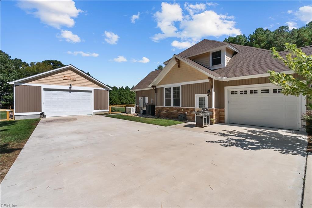 2962 Butlers Bluff Dr Property Photo 4